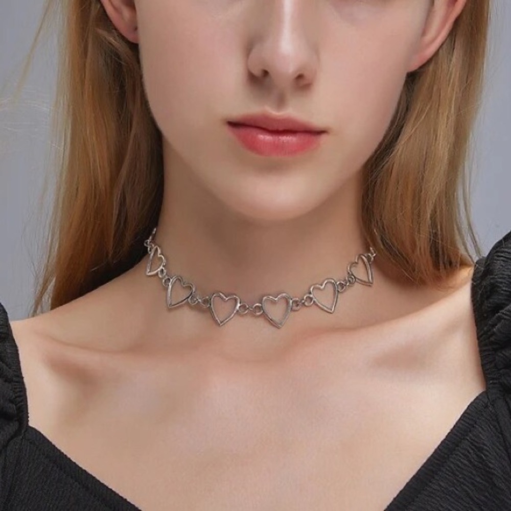 Silver heart cutout chain choker necklace new